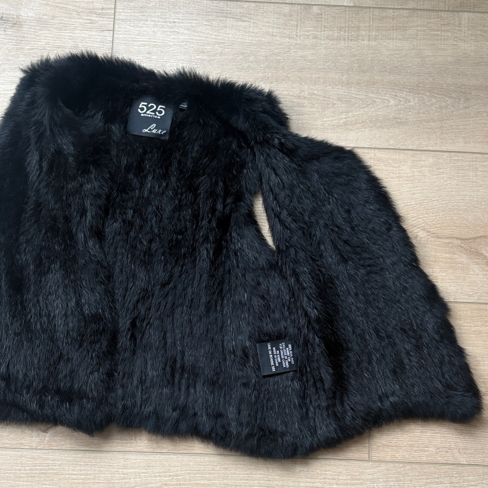 Black Rabbit Fur Vest - Picture 3 of 7